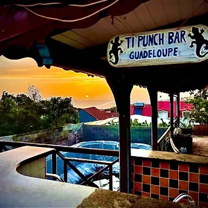 kazabast-escapade-spa-et-jardin-privatif.comcaribbean.com/